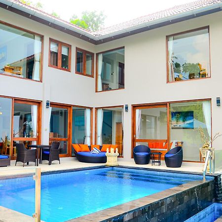Villa Giuliana Senggigi Exterior foto